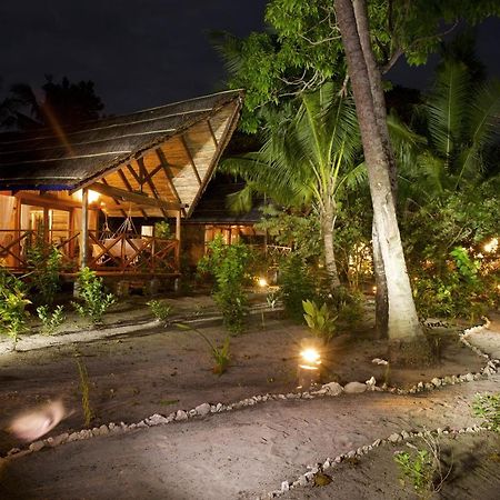 Metita Beach & Dive Resort Daruba Ngoại thất bức ảnh